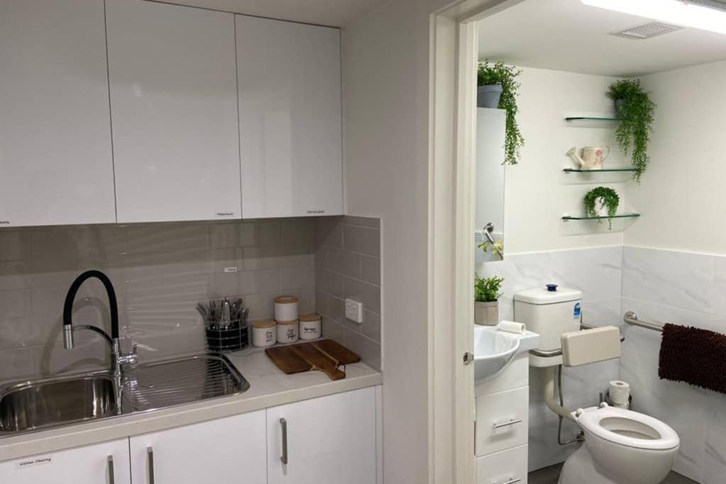 10A Brunswick Living Studio Close To Apt And Cbd Free Wifi Tram At Doorstep Melbourne Exterior photo