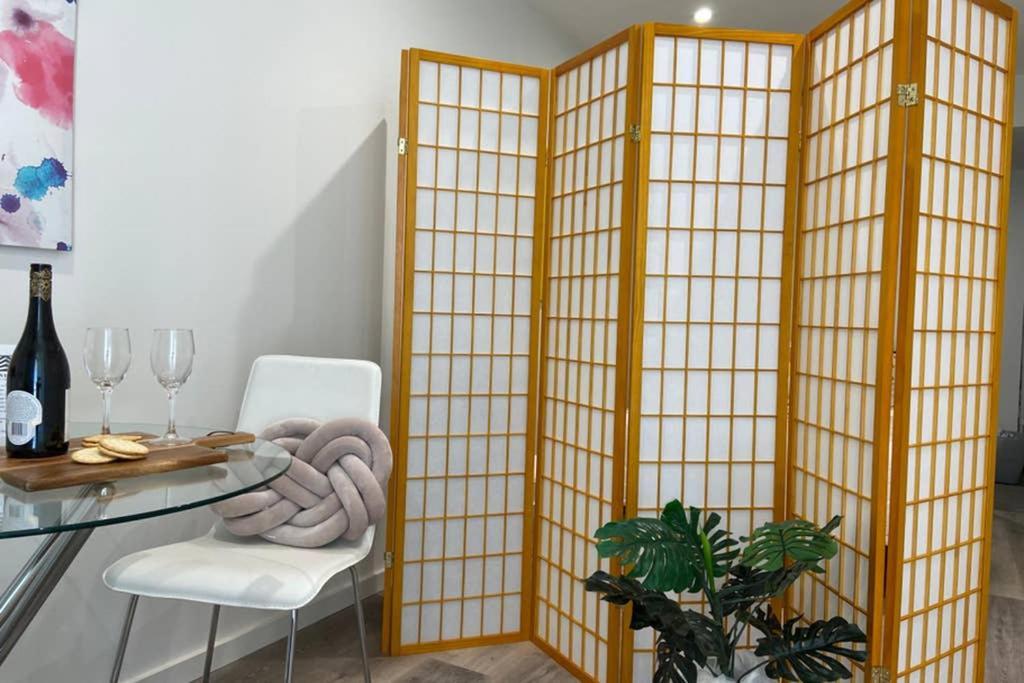 10A Brunswick Living Studio Close To Apt And Cbd Free Wifi Tram At Doorstep Melbourne Exterior photo